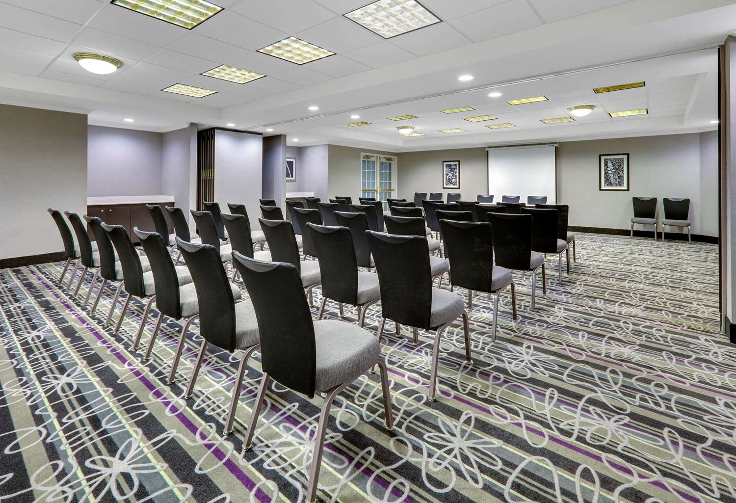 La Quinta Inn & Suites by Wyndham Dallas - Addison Galleria 12/24