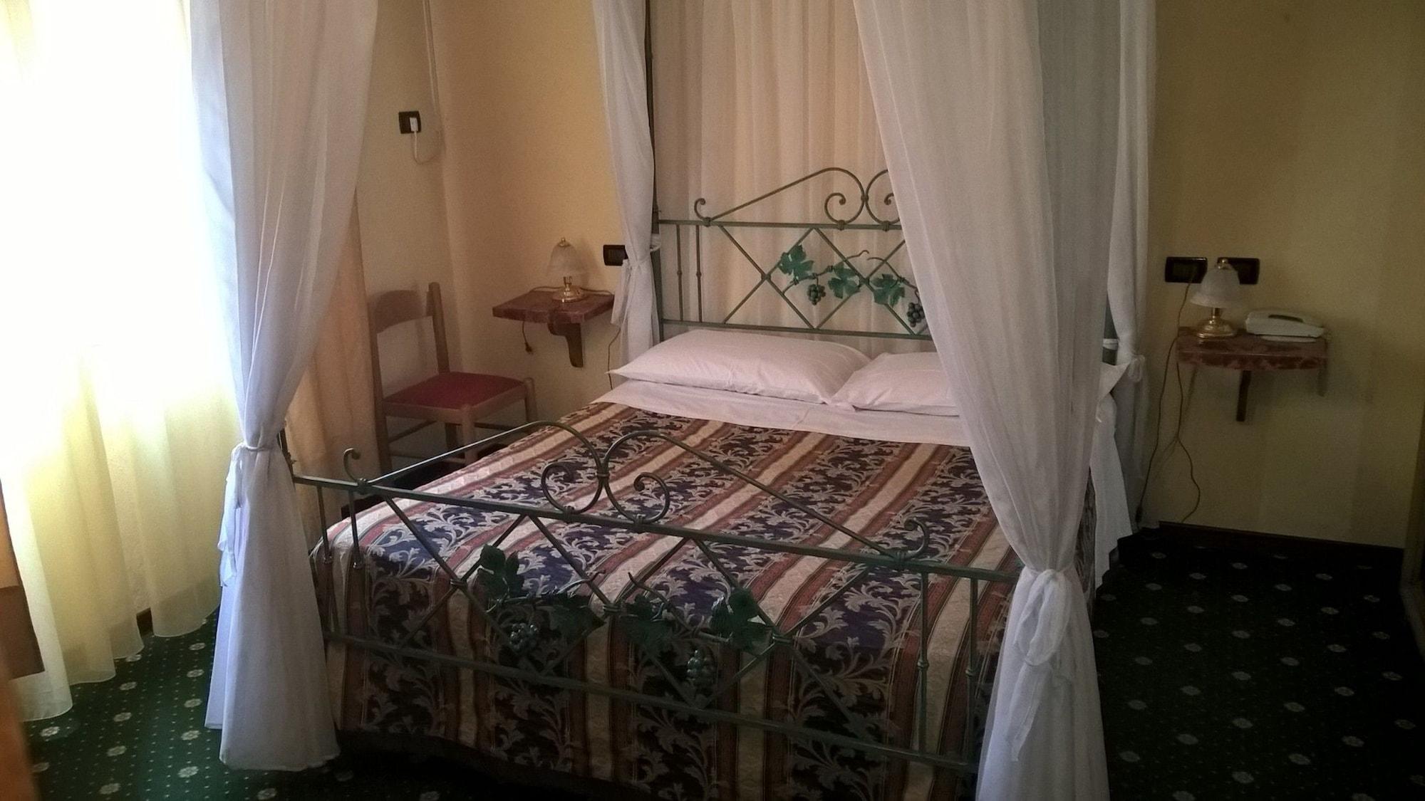 Hotel Parigi 15/44