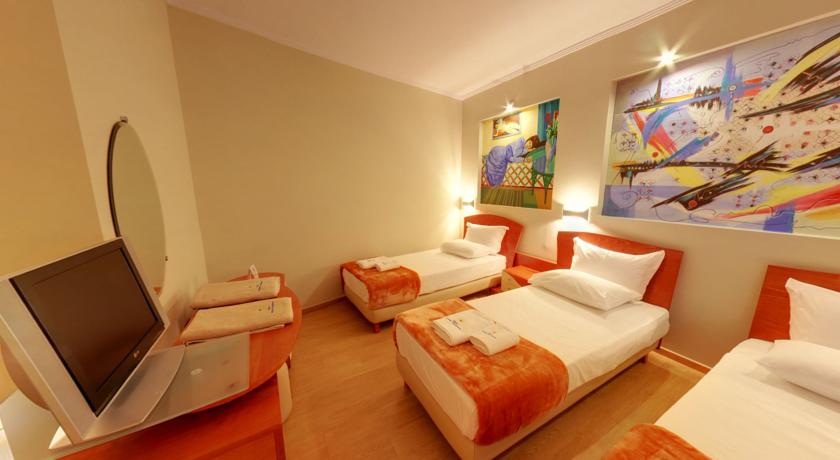 Saranda International Hotel 7/21