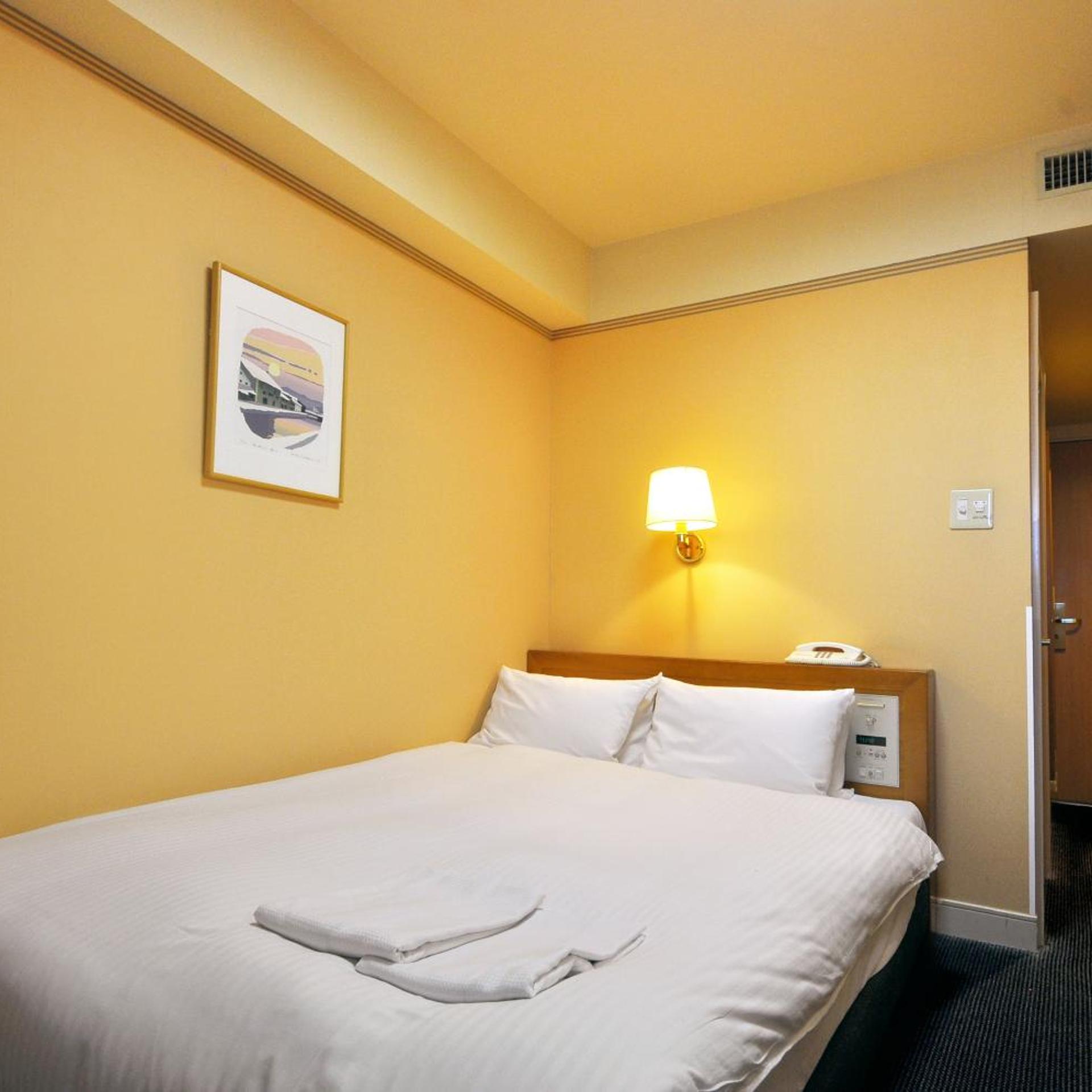 Room, Semi Double Bed