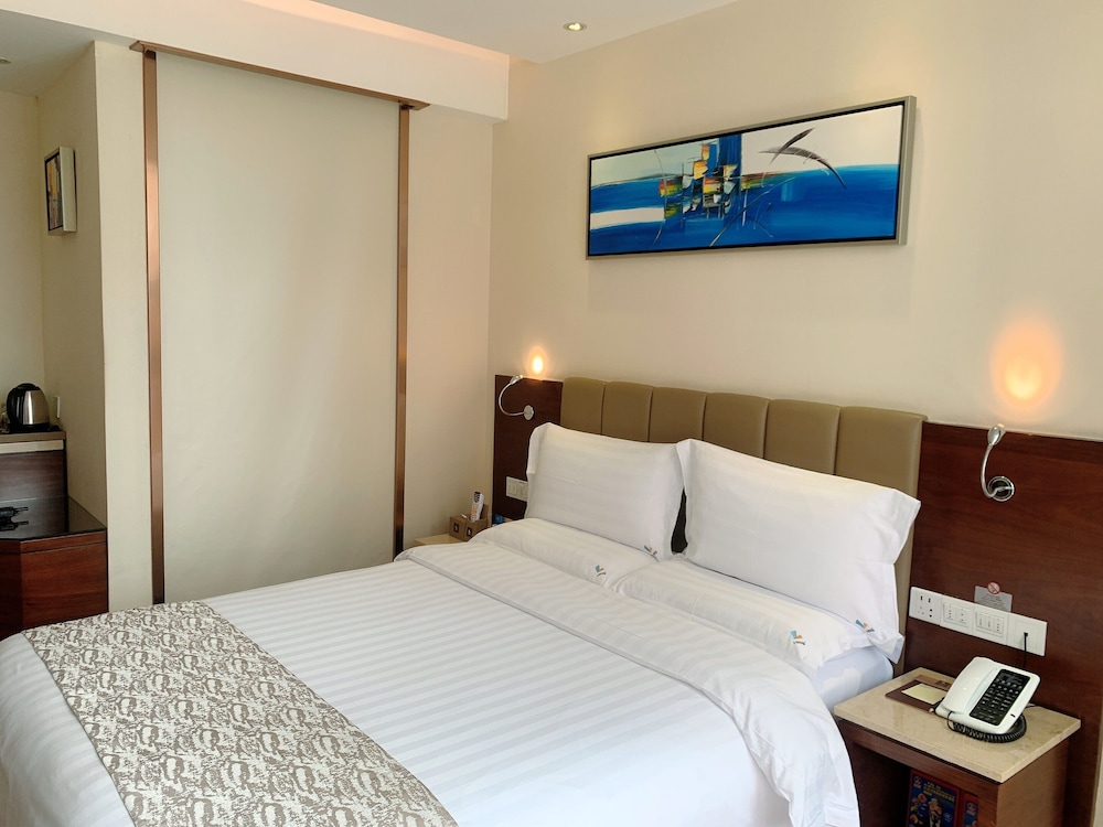 L Hotel Changsheng 12/62