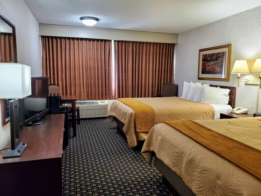 AmericInn by Wyndham Watertown 43/50