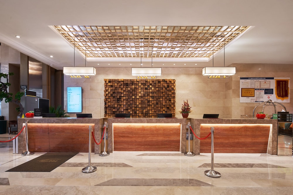 Grandskylight Hotel 8/50