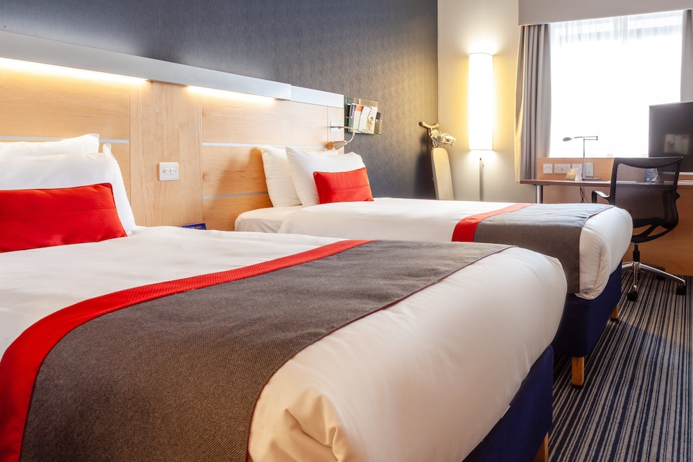 Holiday Inn Express Edinburgh Royal Mile 10/77