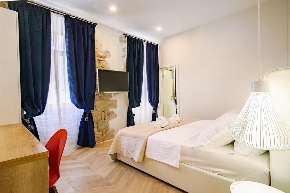 Split Best4stay Luxury Rooms 8/22