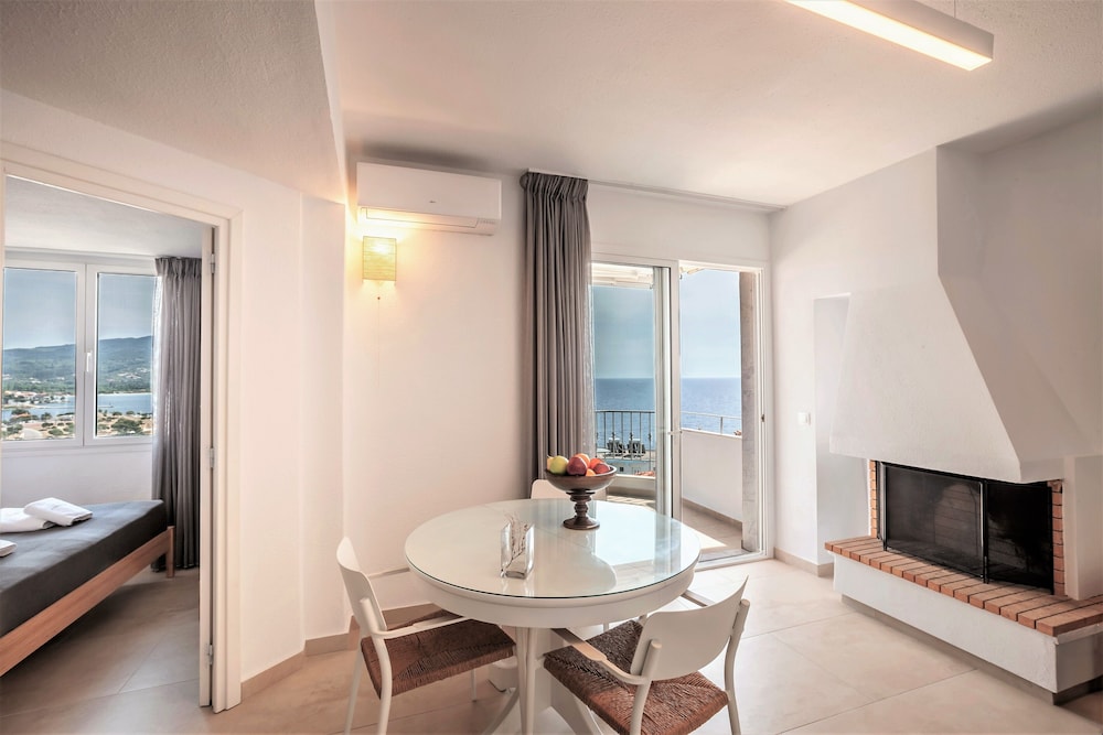 Alterra Vita Apartments 48/50