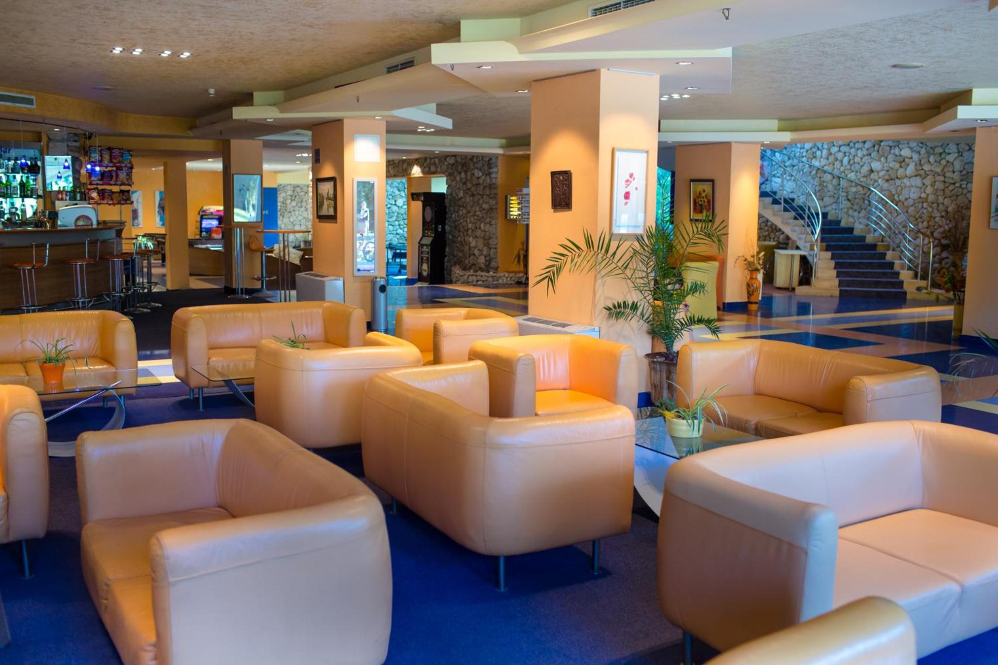 Koral Hotel 33/51