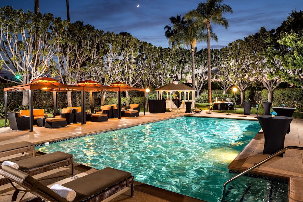 DoubleTree by Hilton Hotel Carson CA 7/84