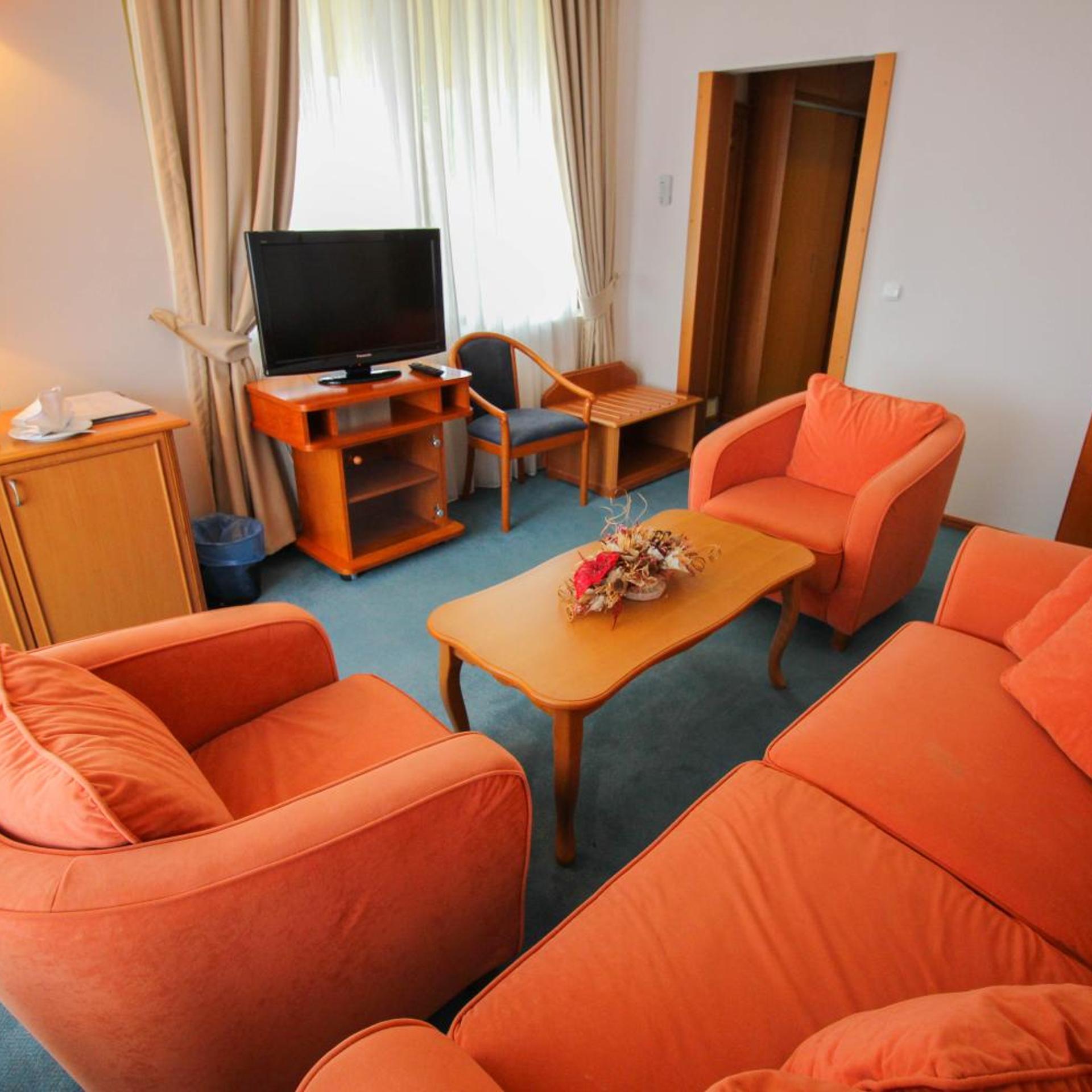 Metropol Hotel 34/54