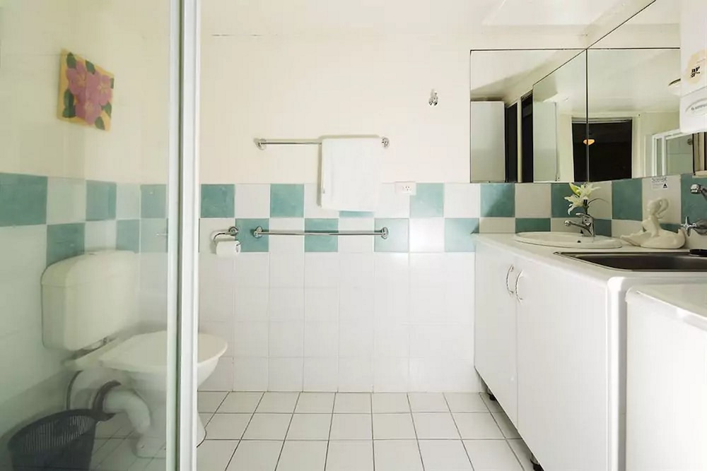 Burleigh Palms Holiday Apartments 19/75