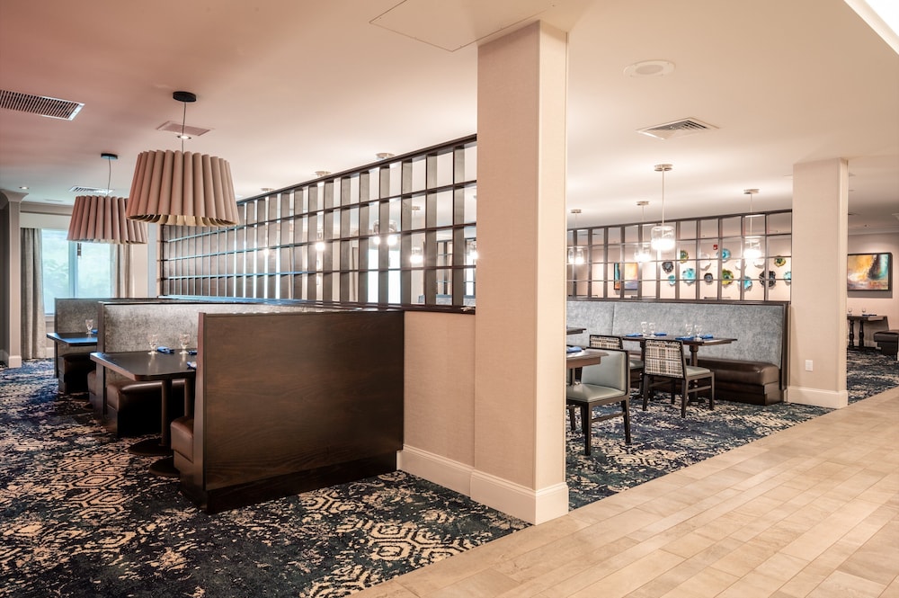 Crowne Plaza Albany The Desmond Hotel (ex The Desmond Hotel Albany) 13/74