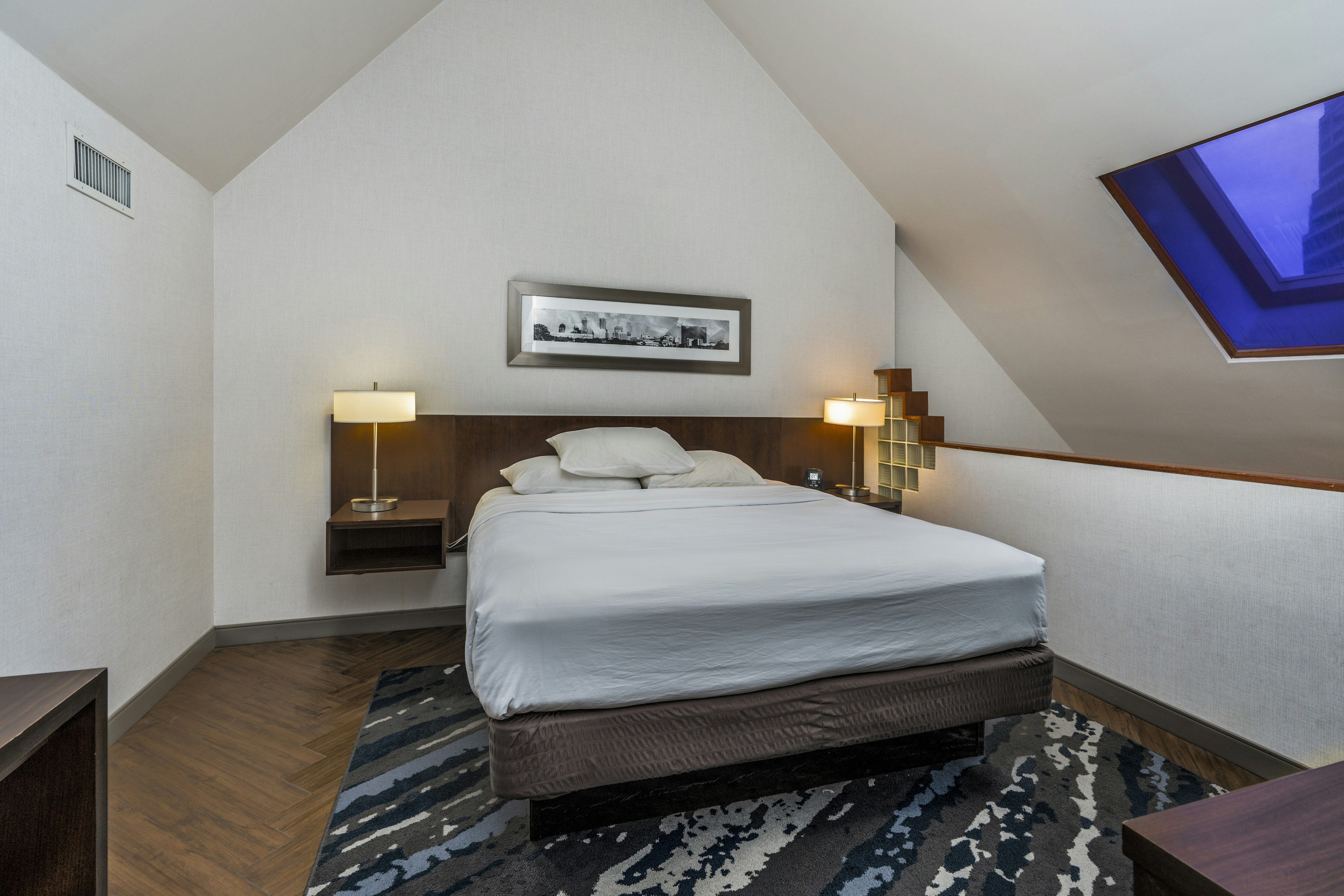 LOFT, SUITE, KING BED, BALCONY