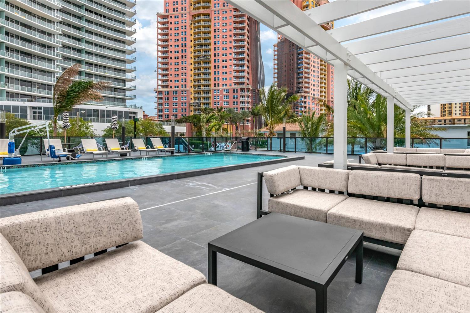 Cambria Hotel Fort Lauderdale Beach 18/41