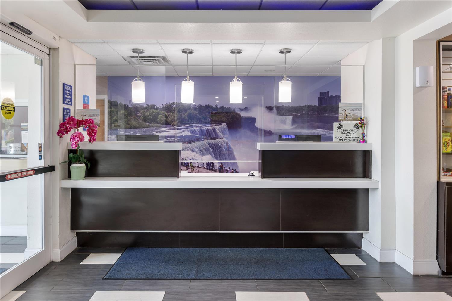 SureStay Plus Hotel by Best Western Niagara Falls East 3/17