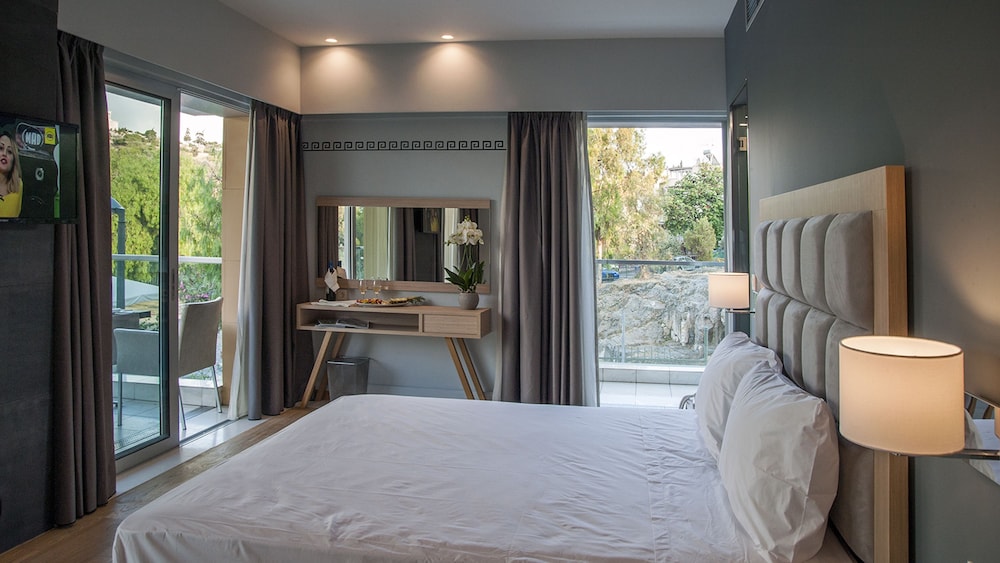 SUITE, ACROPOLIS VIEW, JETTED TUB, BALCONY, CORNER