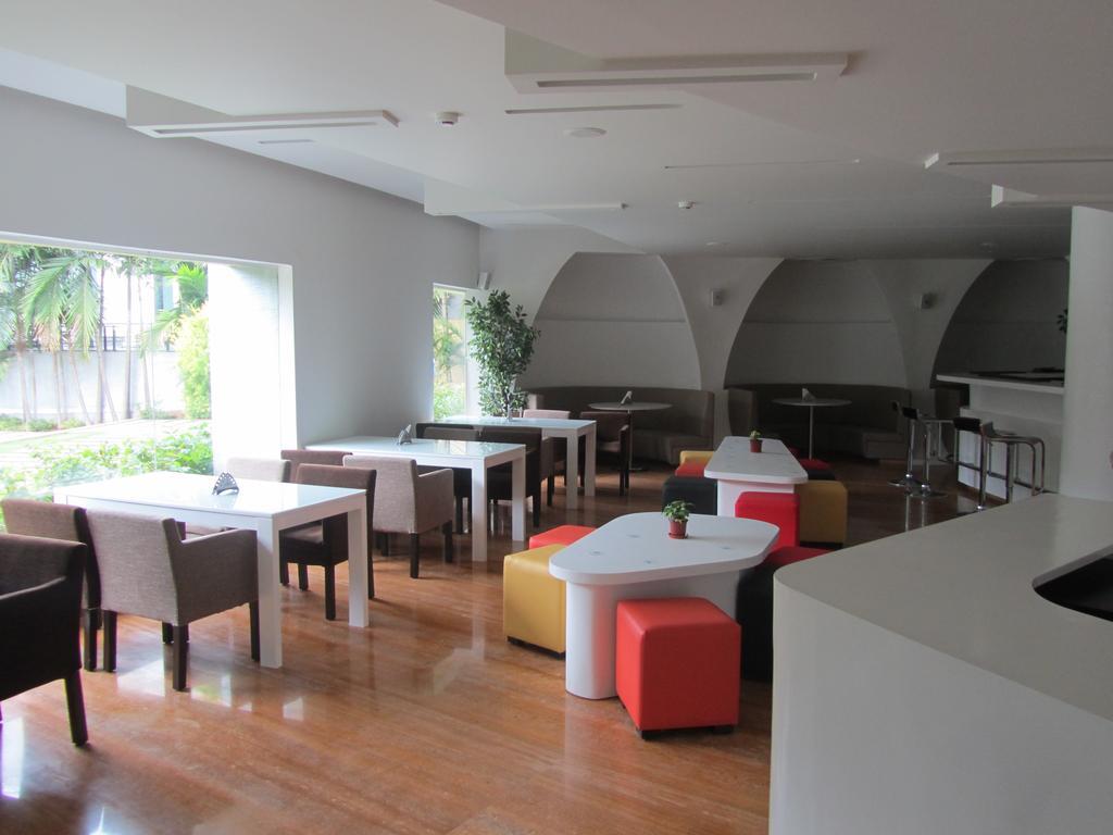 Zip by Spree Hotels at the Woodrose 22/26