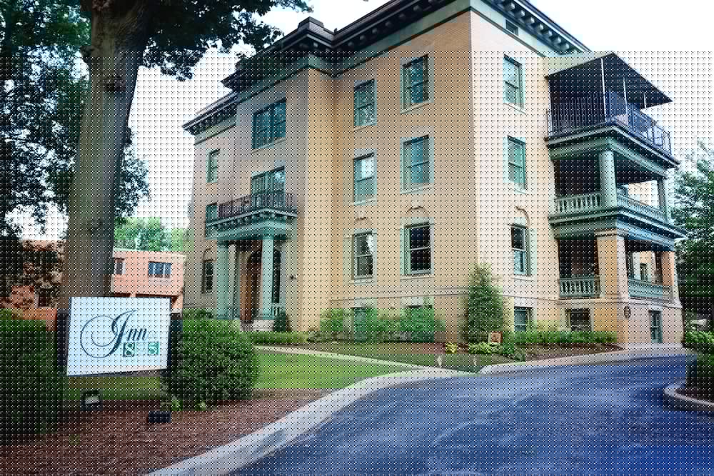 Inn at 835 Boutique Hotel 9/50