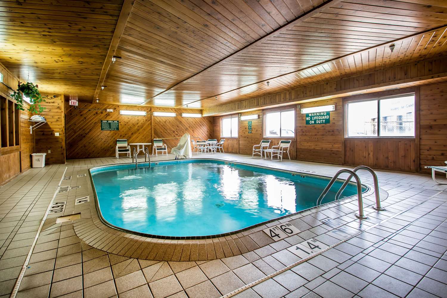 Quality Inn Dubuque On Hwy 20 19/38