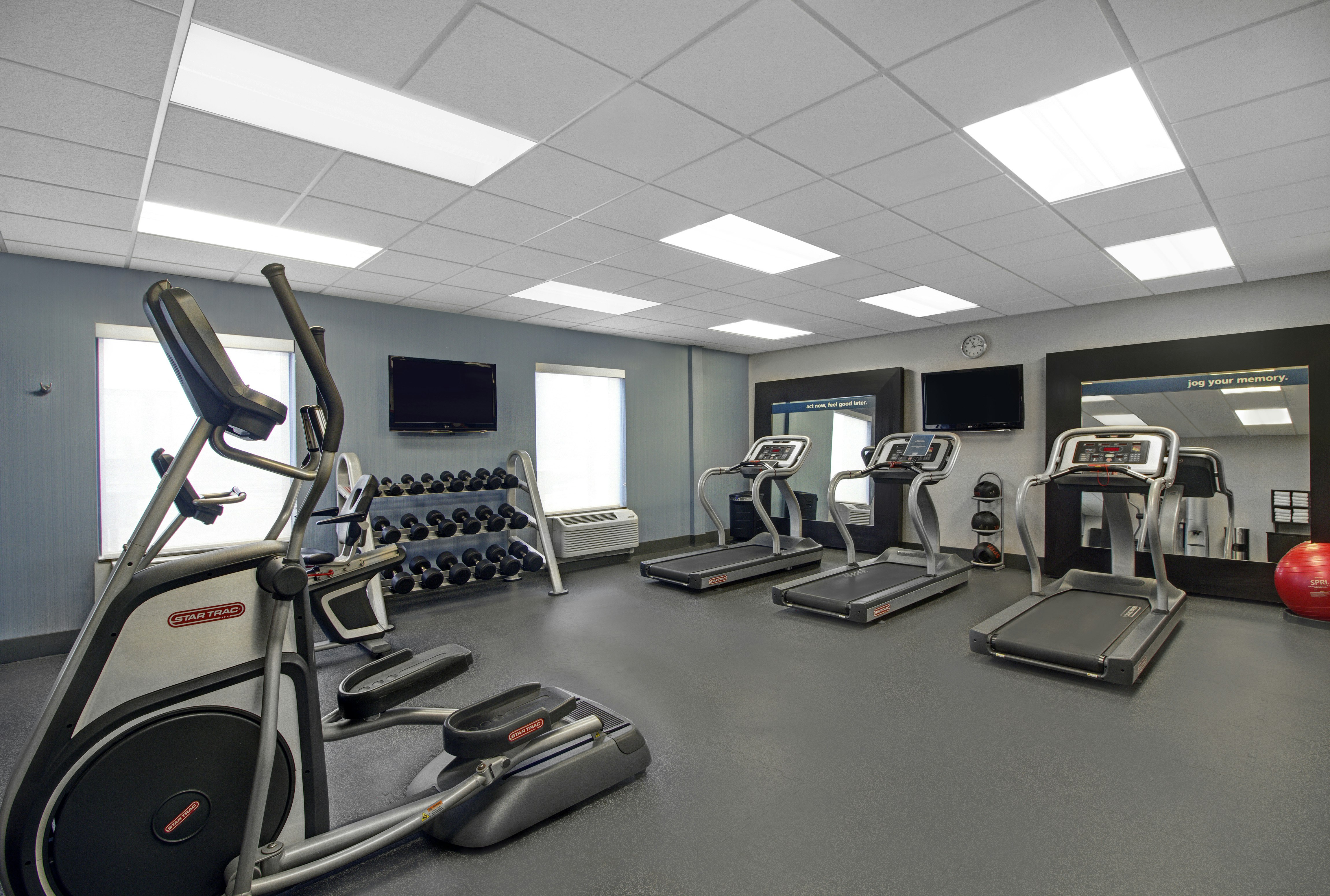 Hampton Inn & Suites Syracuse Dewitt 23/34