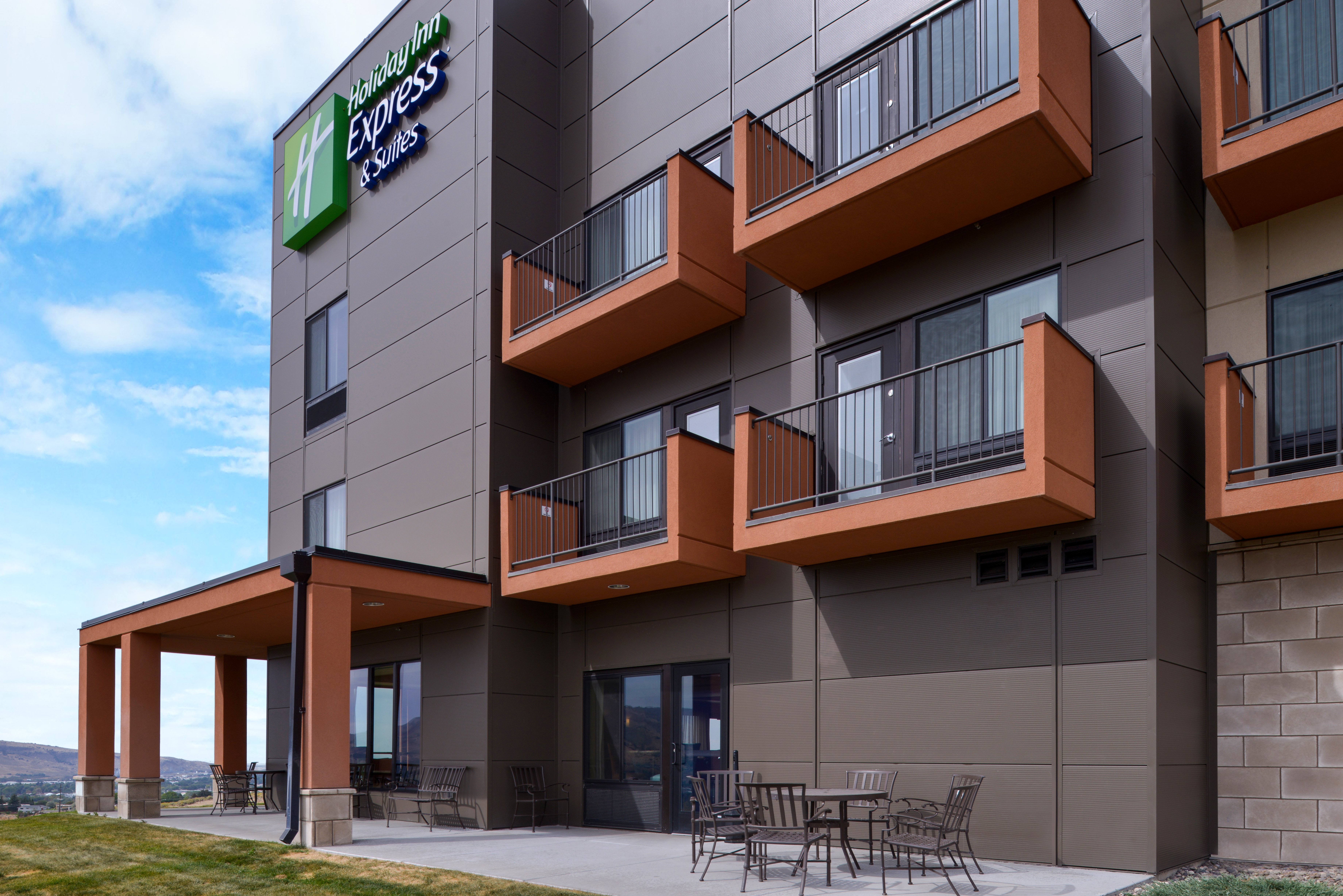 Holiday Inn Express Suites Pocatello 2/97
