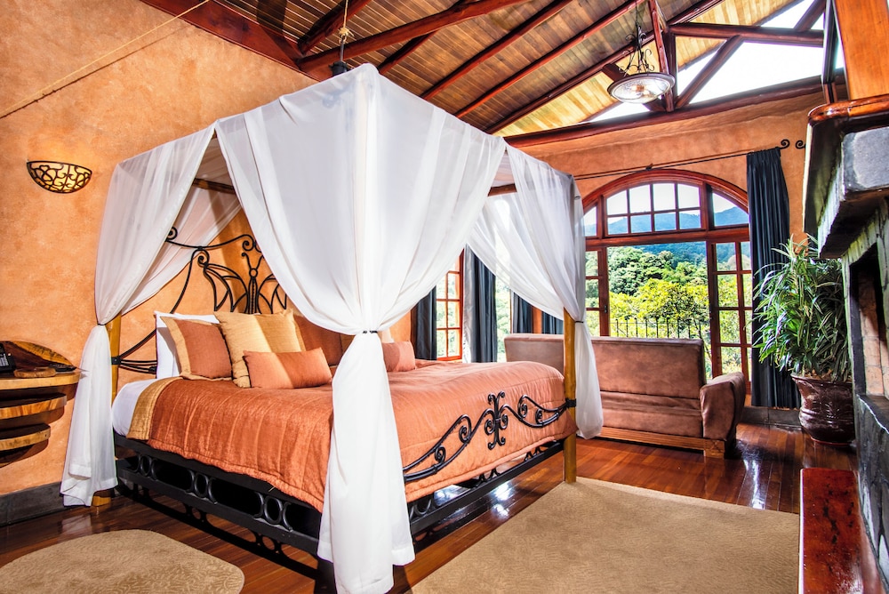 Monarch, Villa, 1 Queen and 1 Single Bed, Sofa