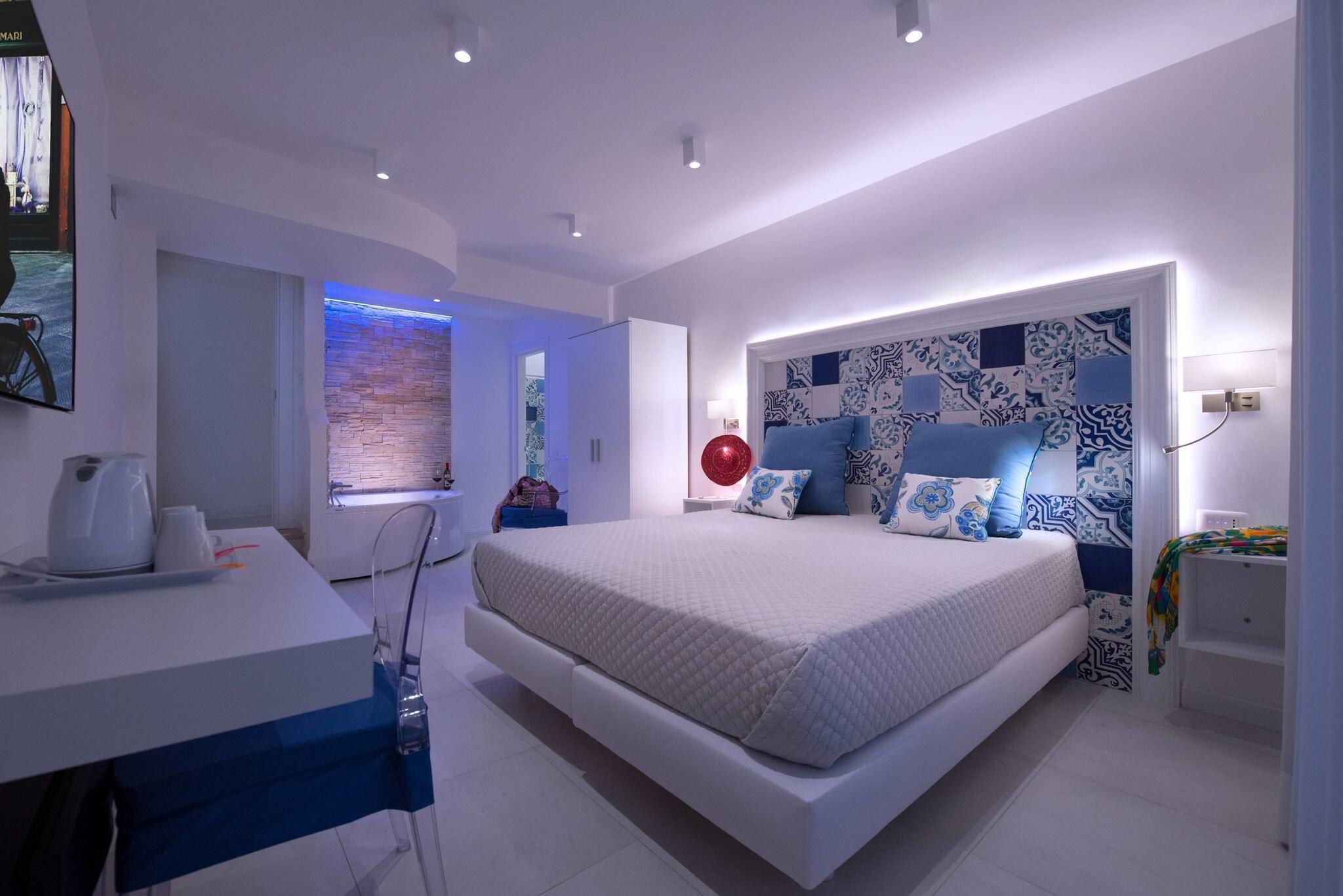 Deluxe, King Bed