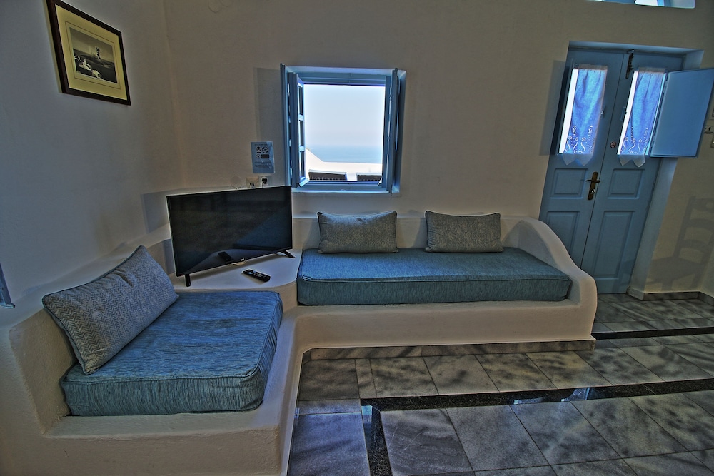 Aethrio Sunset Village Oia 62/87