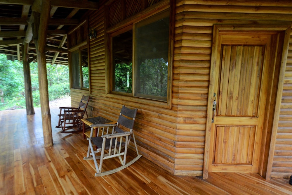 Macaw Lodge 27/64