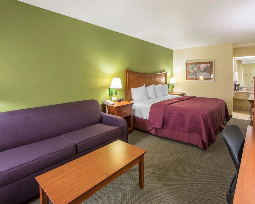 Quality Inn Merchants Drive 27/42