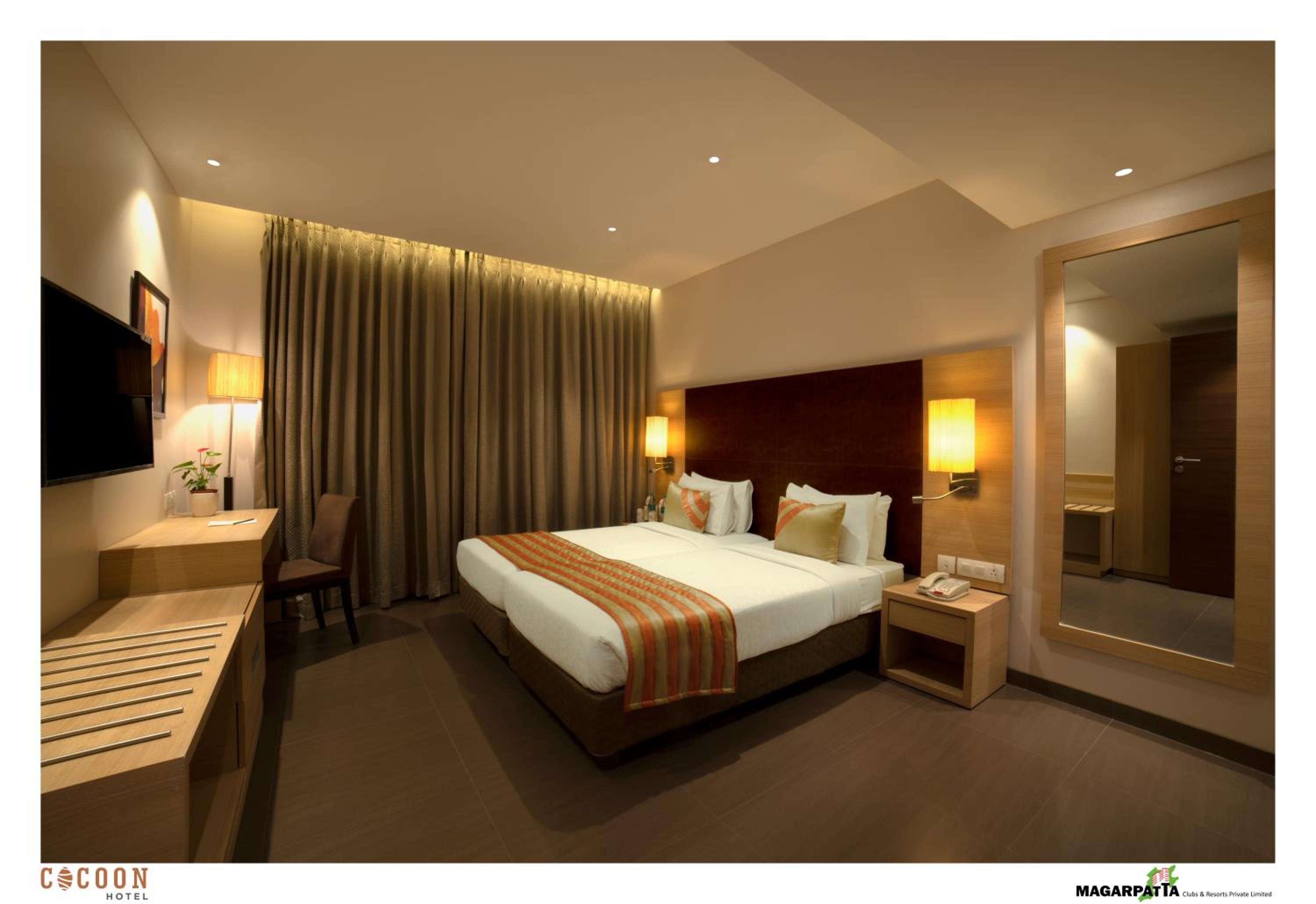 جناح ملكي، Cocoon Hotel 2/2