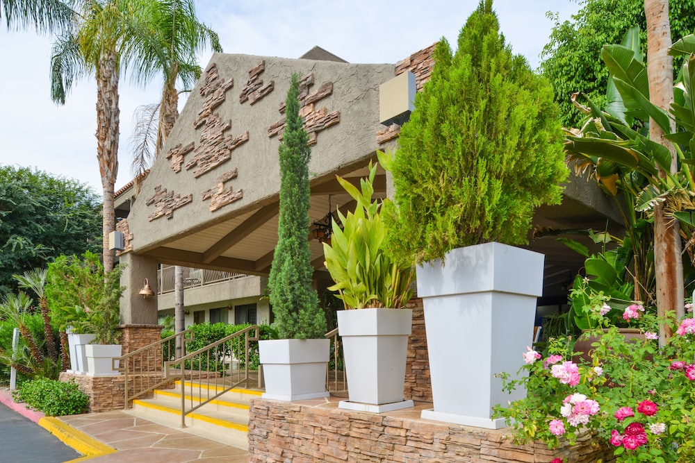 Holiday Inn Express Palm Desert 11/78