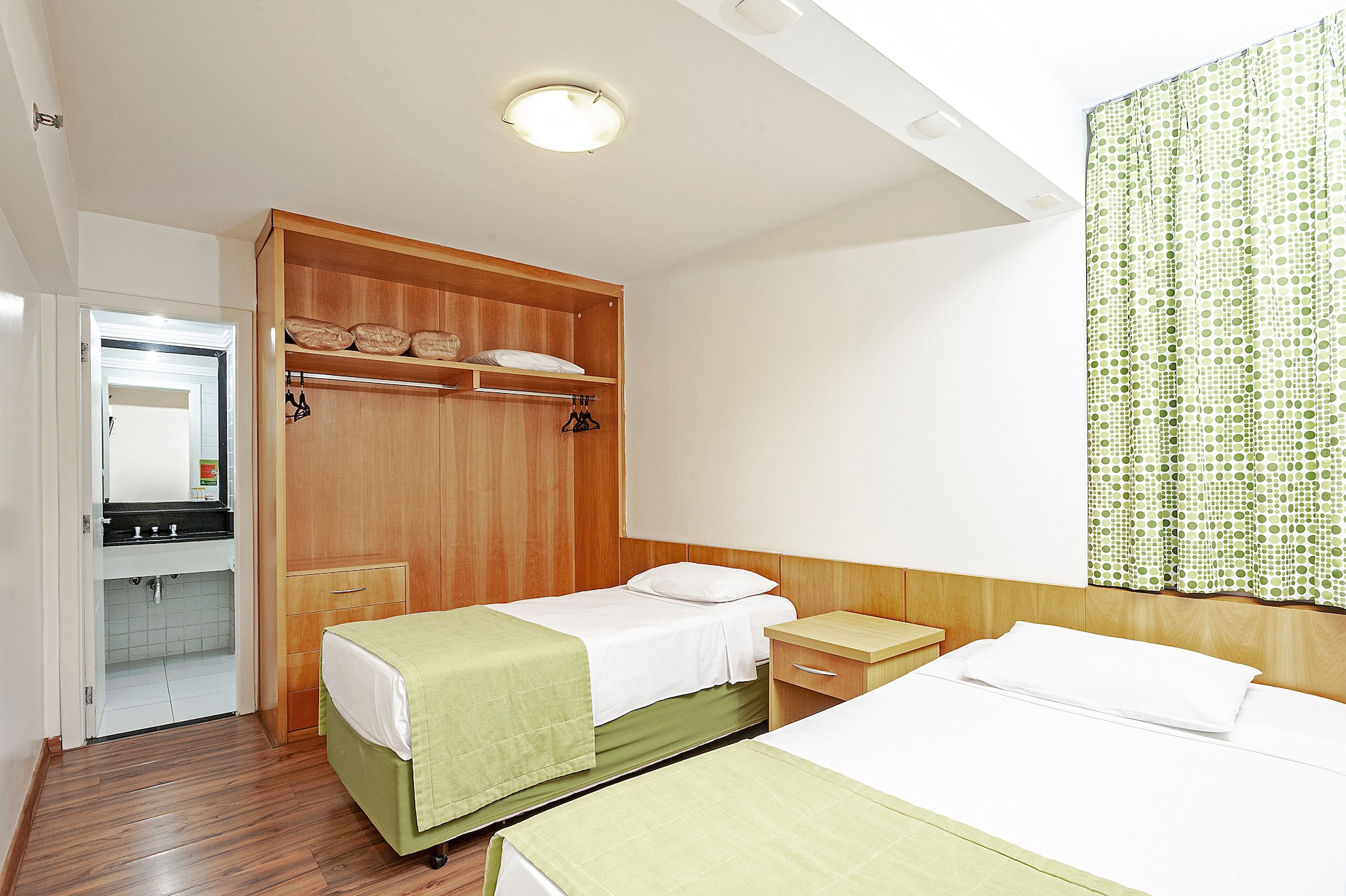 STANDARD, TRIPLE, 3 BEDS