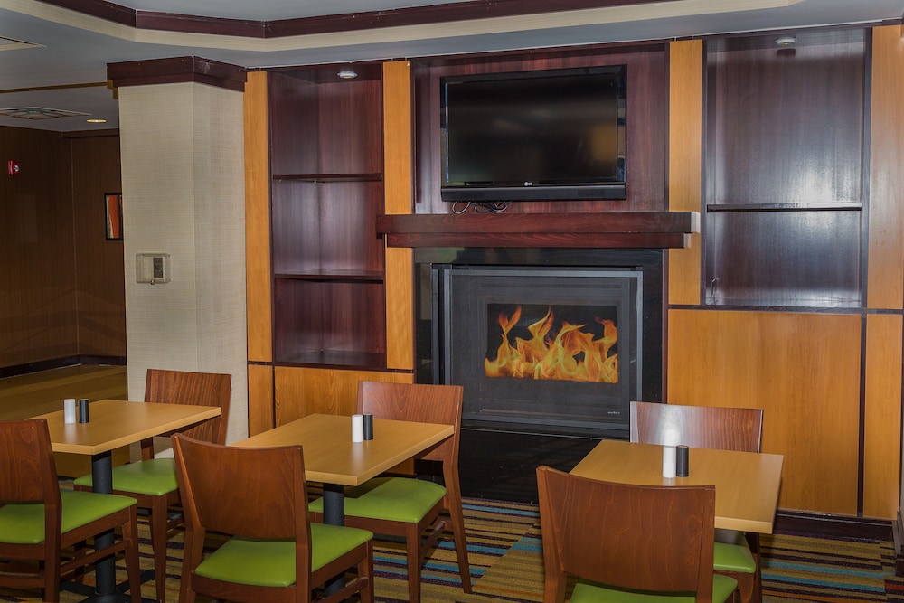 Fairfield Inn Suites By Marriott Morgantown 28/32