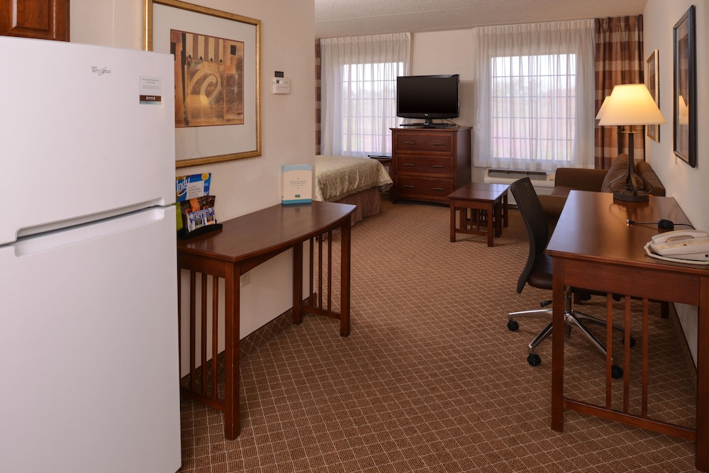 Staybridge Suites Indianapolis Airport 45/70