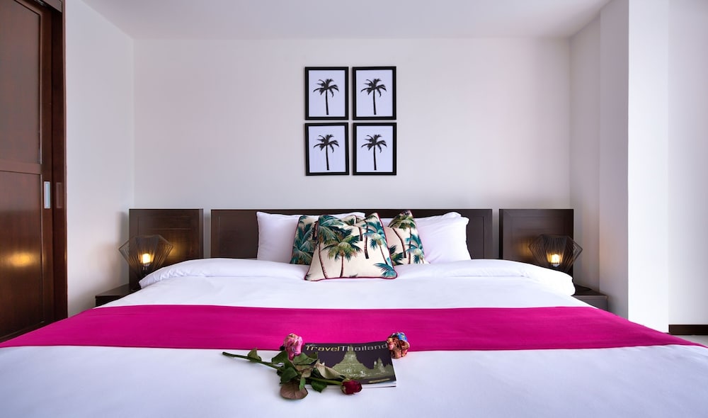3 BEDROOMS, VILLA