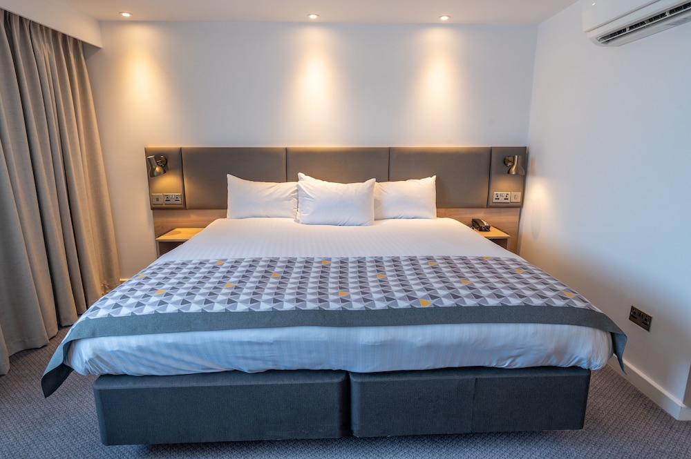STANDARD, KING BED