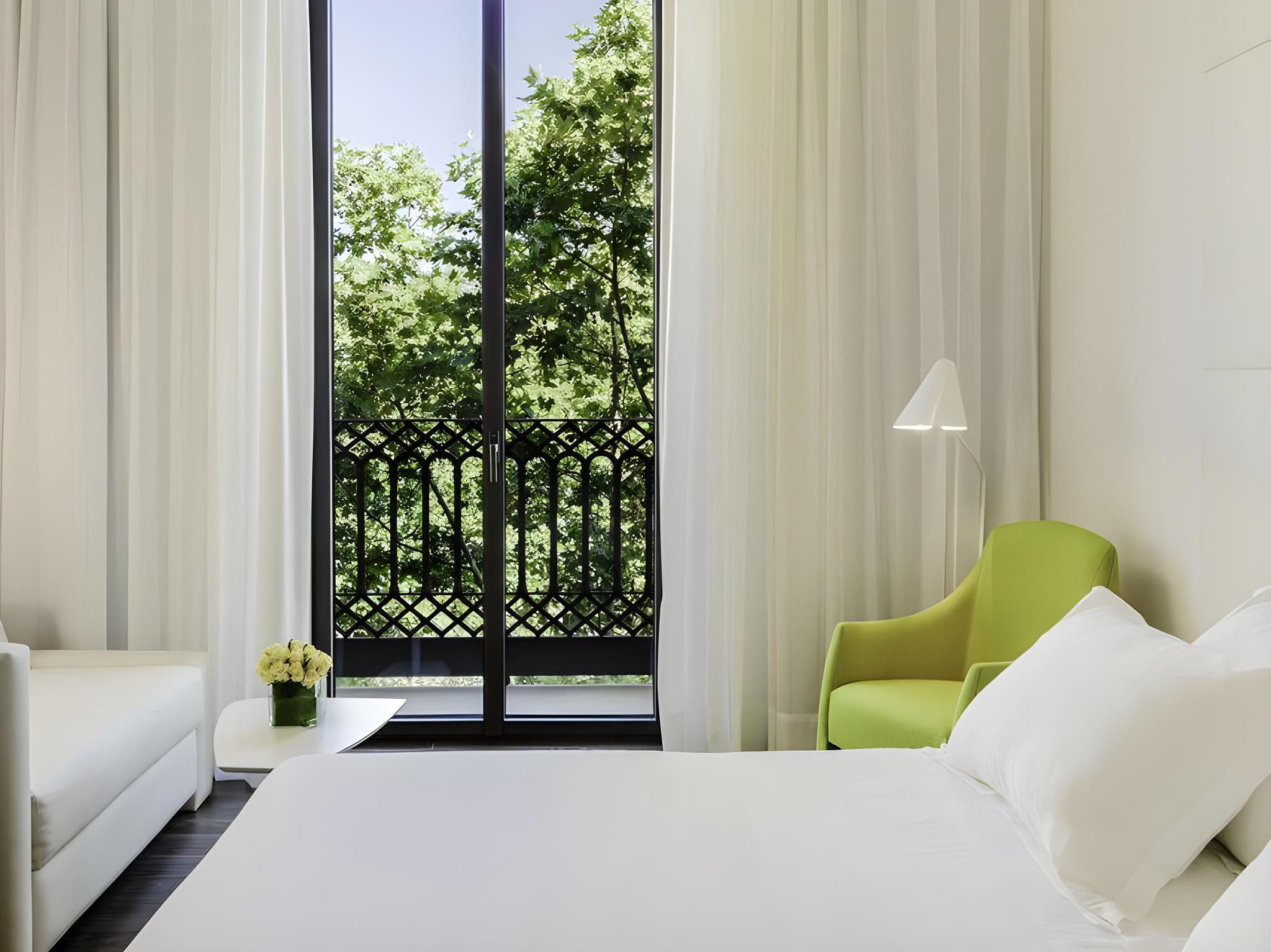 Urquinaona, Double Bed