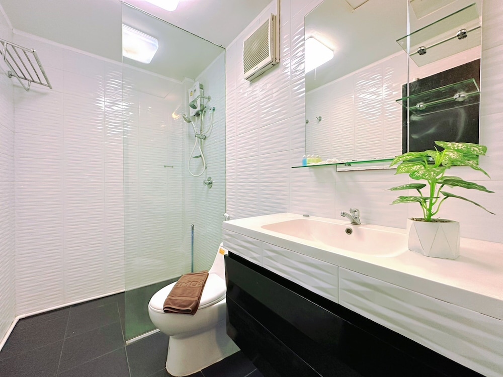 Hotel Baya Patong Beach 65/65