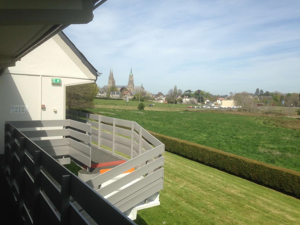 CAMPANILE BAYEUX 44/63
