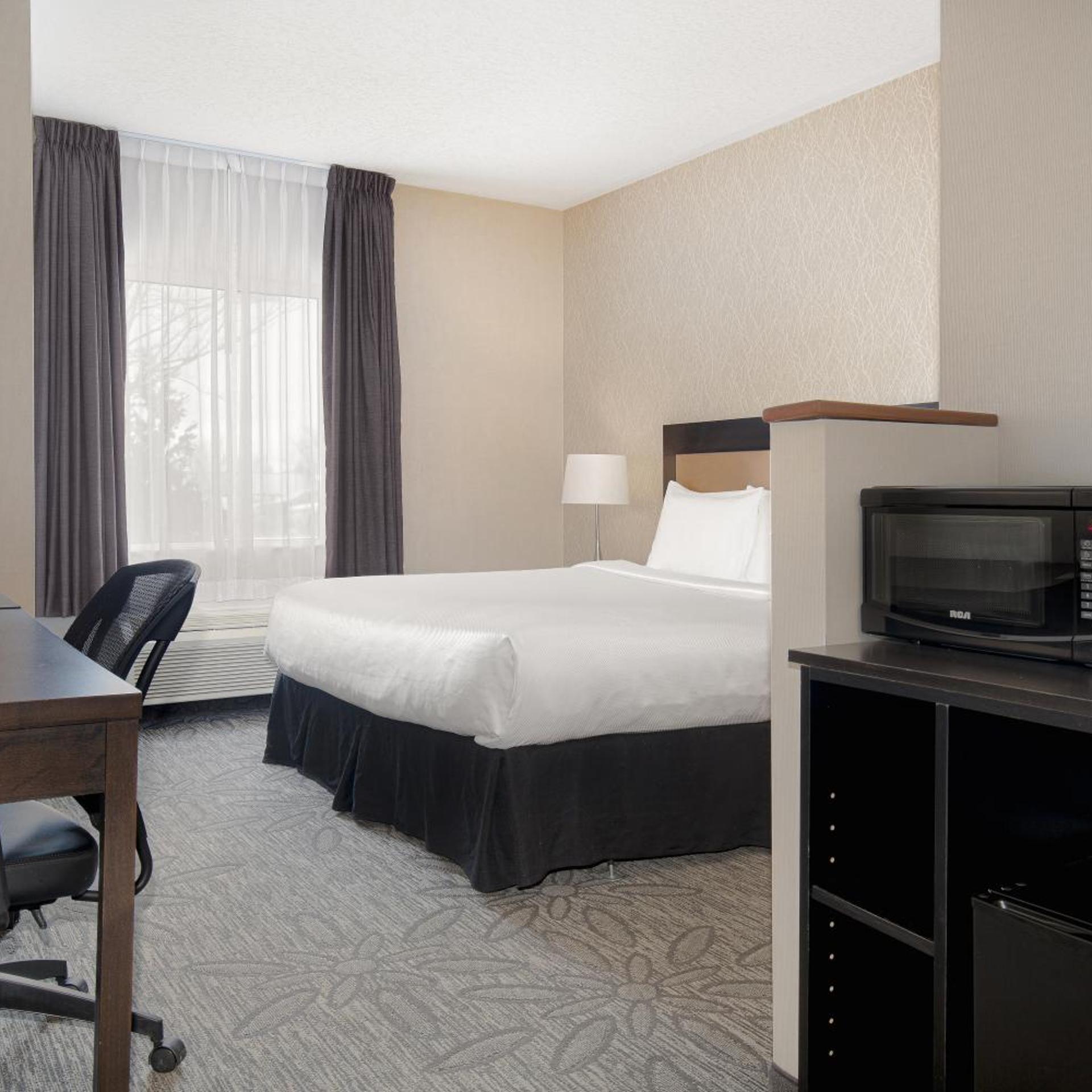ROOM, KING BED
