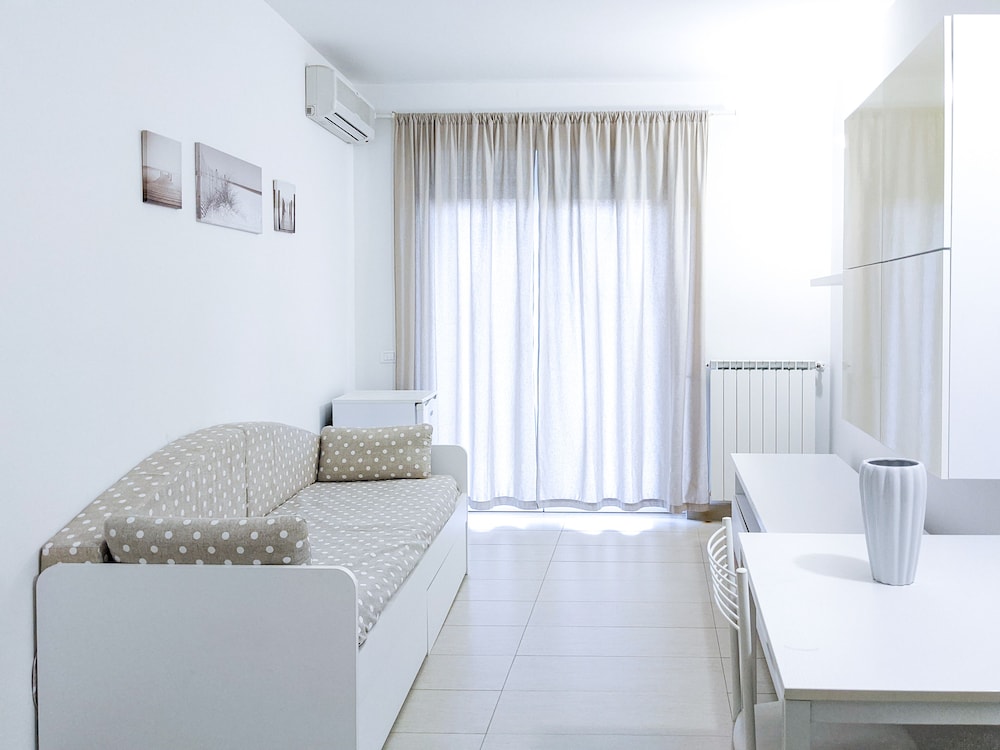 Isa Fiumicino Airport Residence 34/50