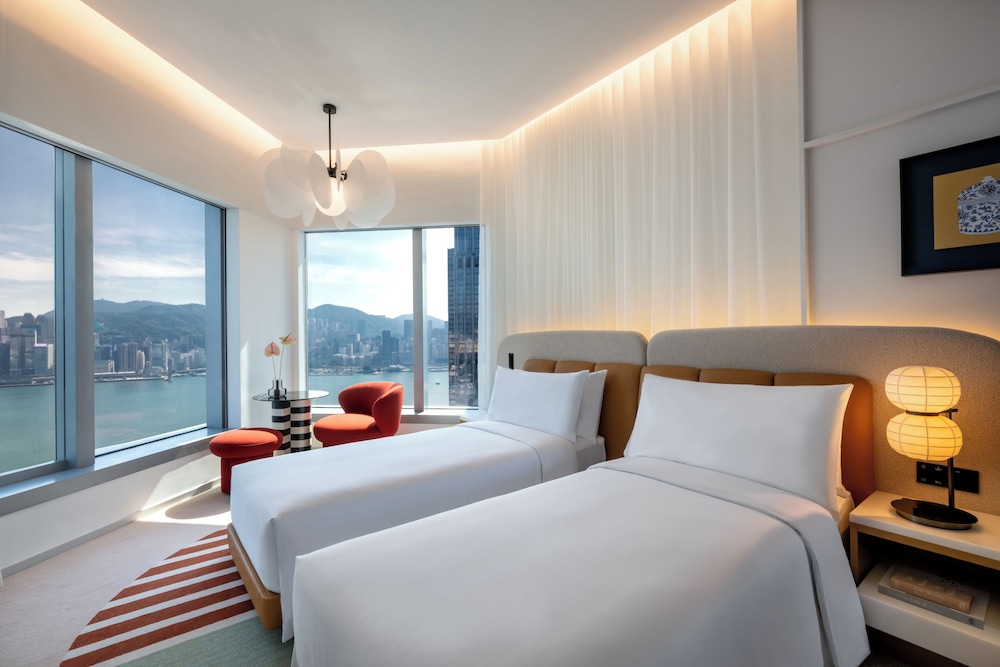 Mondrian Hong Kong 9/48
