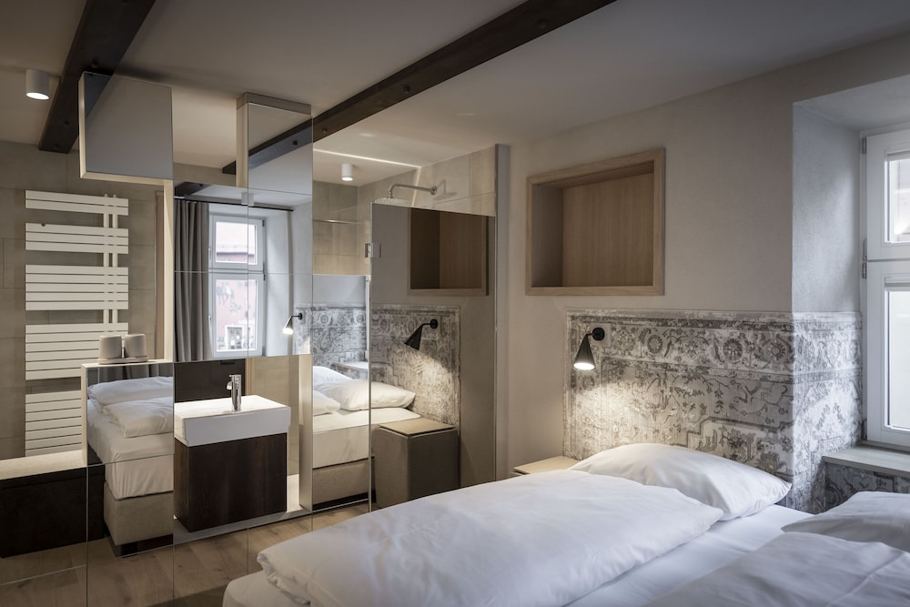 جناح جونيور بسرير كوين