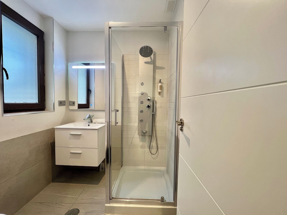 APARTAMENTOS 3000 REALEJO GRANADA CENTRO 39/40