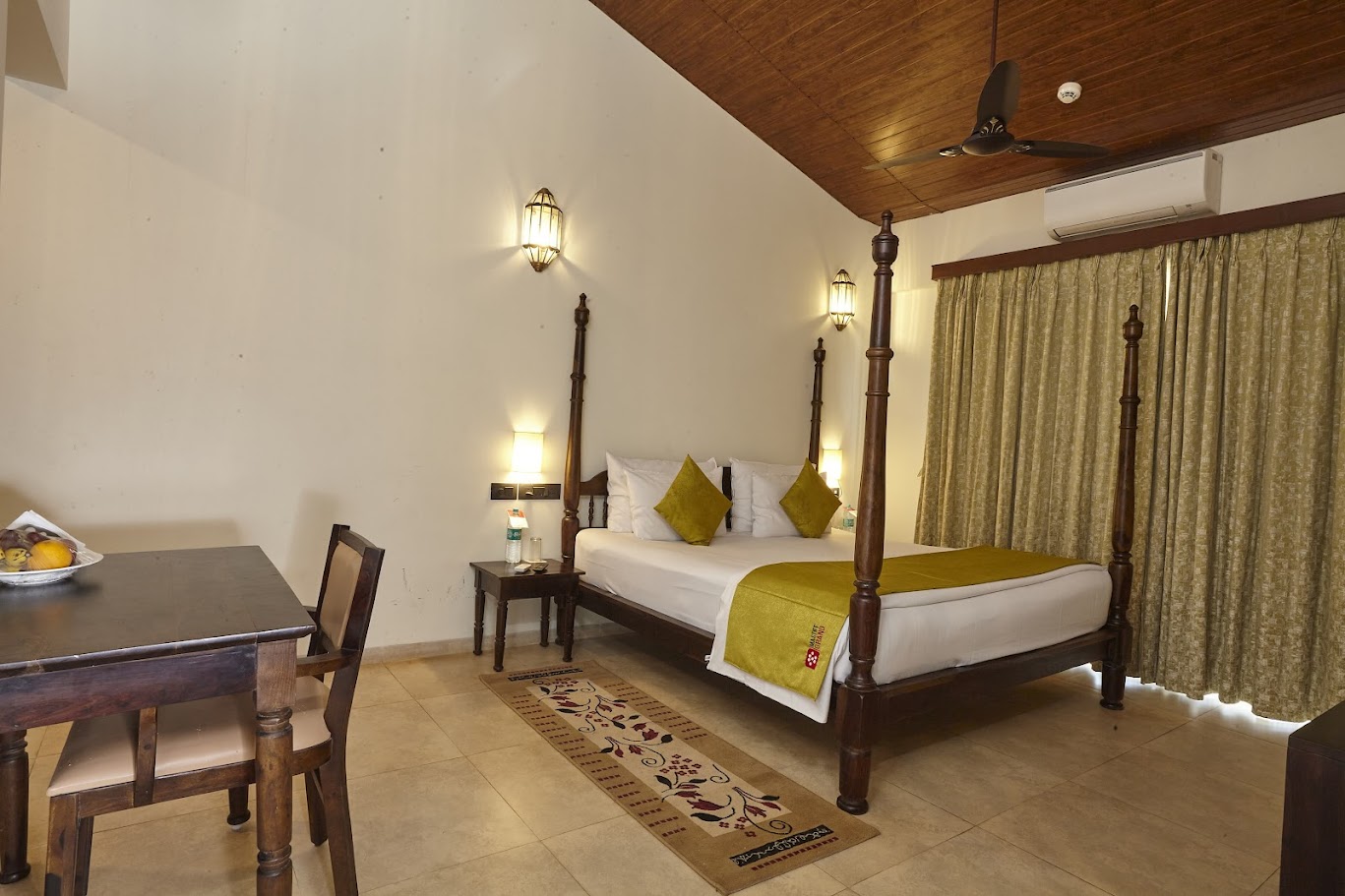 استوديو بإطلالة على المسبح، Mastiff Grand La Villae Resort, Lonavala 2/2