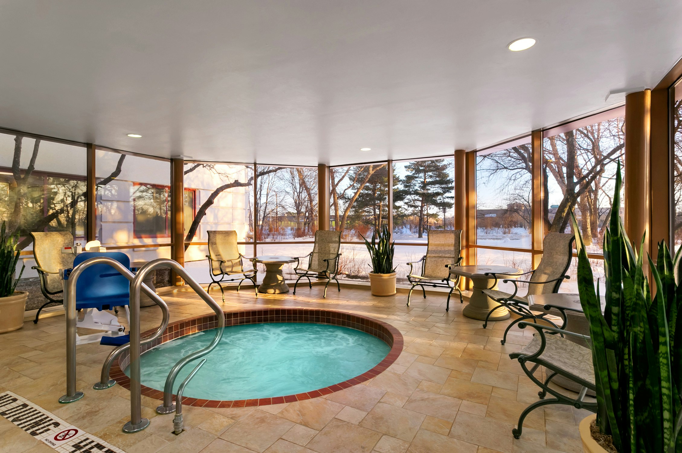 Embassy Suites by Hilton Chicago North Shore Deerfield 21/65