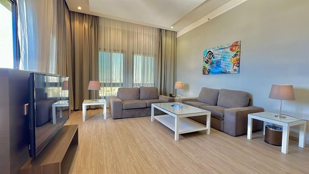كورنيش لورين سويتس(Loren Suites Corniche) 26/50