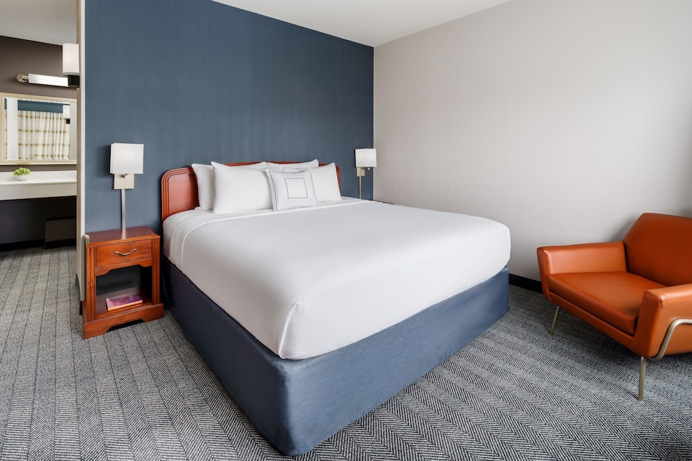 1 Bedroom, Suite, Balcony