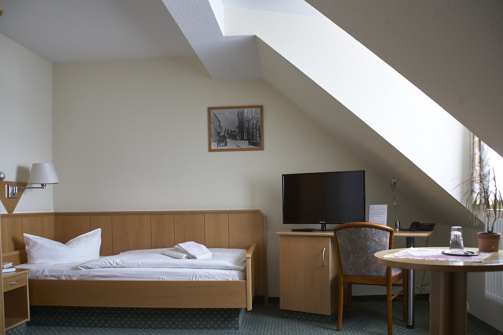Hotel Am Schloss 19/50