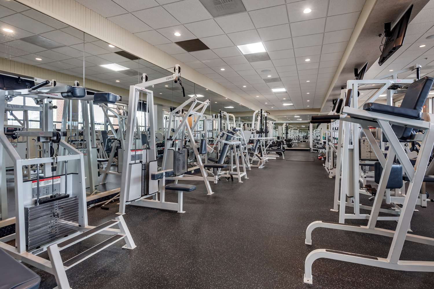 Best Western Plus Oswego Hotel And Conference Center 12/24